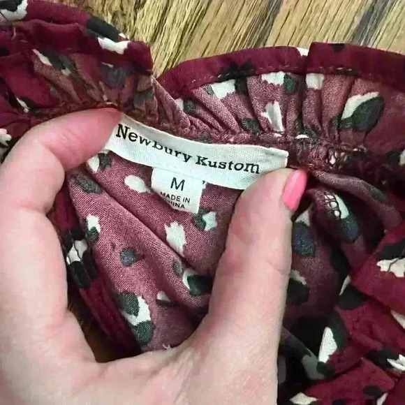 Burgundy Dalmatian Print Top Peplum waist and elastic sleeves! - Picture 3 of 4